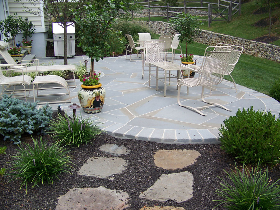 Costly Mistakes To Avoid When Hiring Landscaping Company